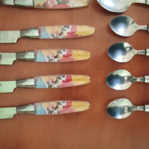 Vintage cutlery set 16 pcs used, floral handles, stainless steel