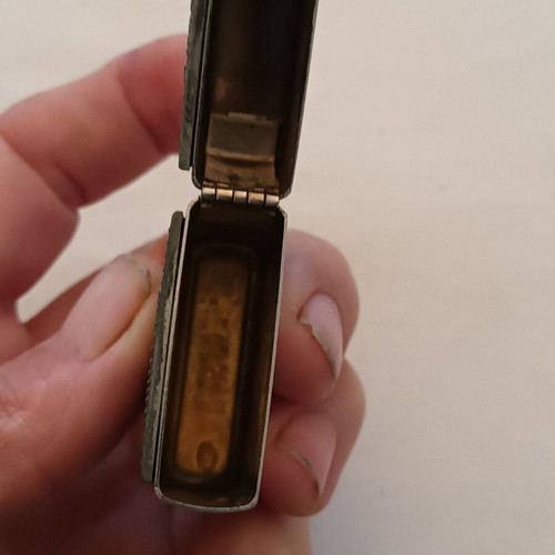 Zippo E - 01 collectible lighter like new with cactus design