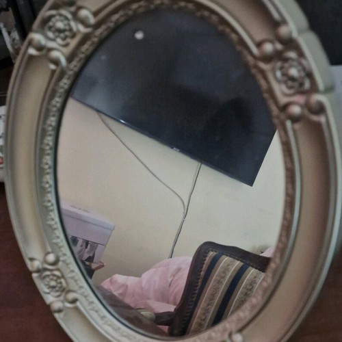 Vintage decorative table mirror with embossed frame 25×30cm like new