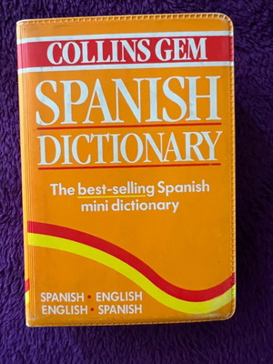 Collins Spanish pocket dictionary used, excellent condition