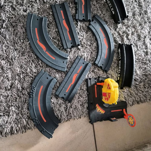 Hot Wheels track and ramps like new