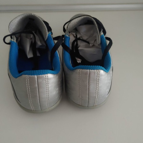 Adidas Messi soccer shoes used, size 34, silver