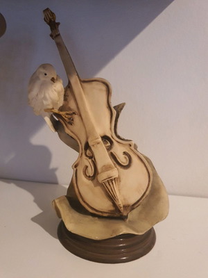 Decorative violin figurine used