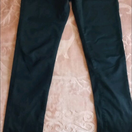 Black pants like new, size 48 but fits 40-42