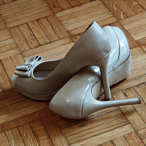 Migato Peep Toe Heels size 39, like new, nude color