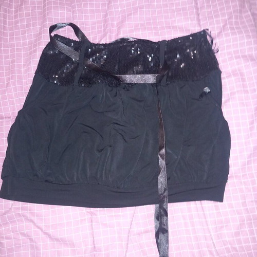 Super mini skirt like new, black with sequins and satin belt size M