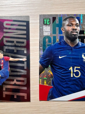 Κάρτες Top Class 2024 holo Giants Thuram και Unbeatable Lewandowski σαν καινούργιες, 2 τεμάχια