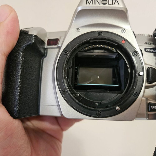 Minolta Dynax 404si analog SLR camera with Minolta AF 28-80mm lens