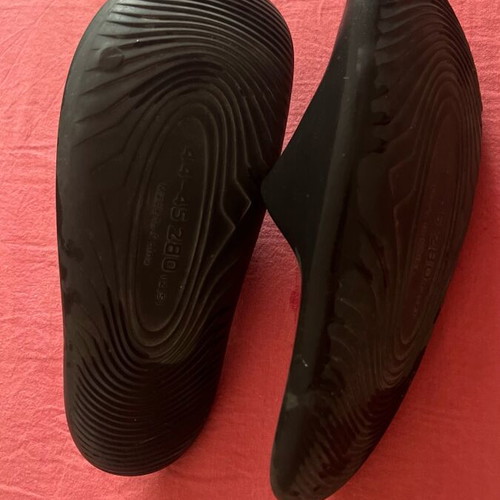 Slippers size 41 black like new, very comfortable