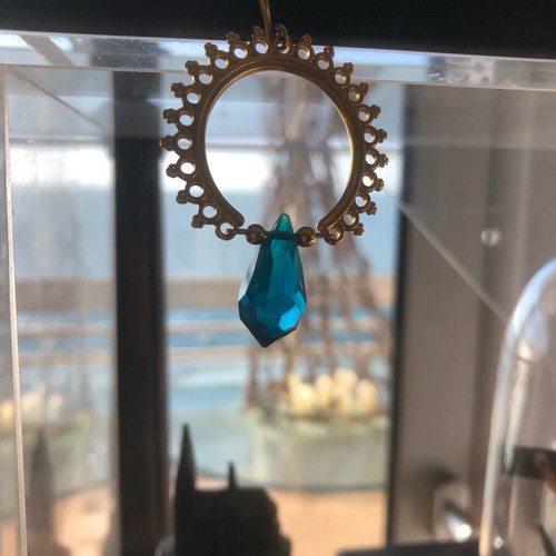 Boho earrings like new in gold and turquoise