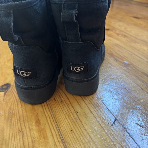 Ugg Australia boots used, slim elegant version, black