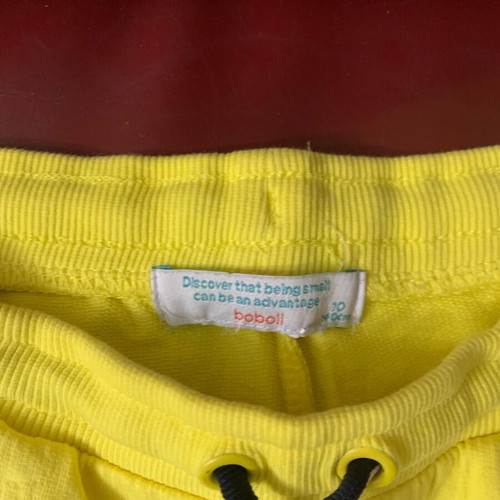 Boboli yellow bermuda like new with drawstring for 10 years old