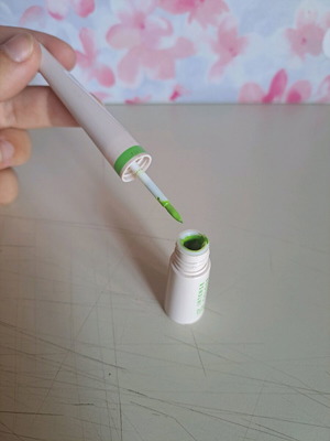 Liquid eyeliner Acid Lime from MUA Make-Up Academy new