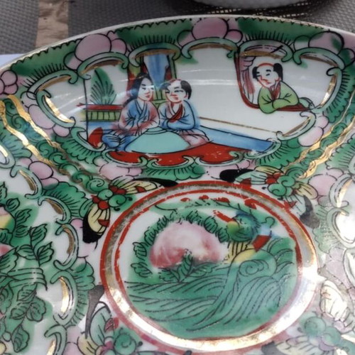 Rose Medallion decorative plate used, Chinese porcelain