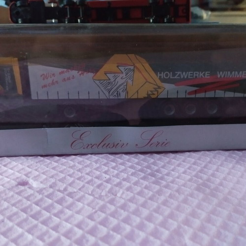 HO scale trucks and heavy vehicles, set of 4