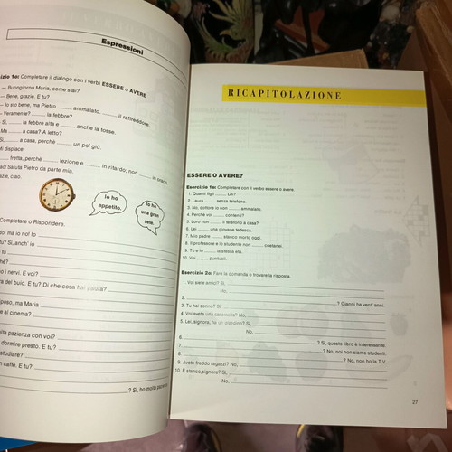 Momento Italian grammar books new, set of 2