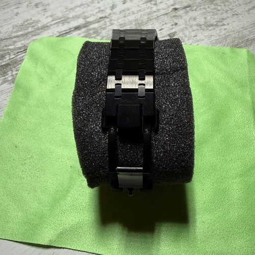 Casio G-Shock GA 2100 watch like new with metal bracelet
