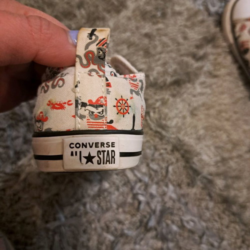 Converse All Star kids sneakers No25 like new with pirate design