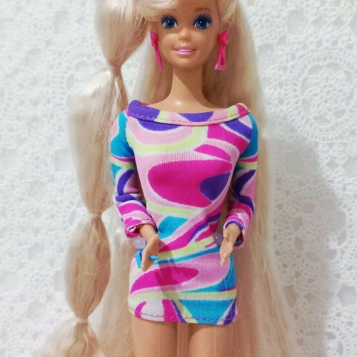 Totally Hair Barbie Mattel 1992 like new, collectible