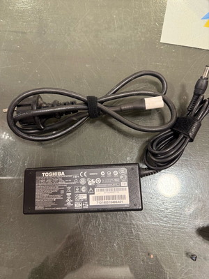 Φορτιστής Toshiba PA-1750-81 19V 3.95A σαν καινούργιος