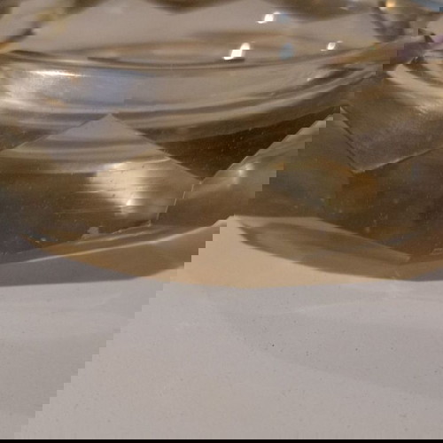 Τασάκι γυάλινο μεταχειρισμένο με ομοιόμορφο σχέδιο και τρεις θέσεις για τσιγάρο