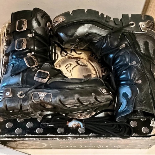 New Rock M-107 Reactor boots like new, size 42, black