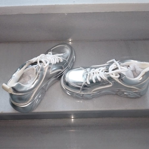 Women's athletic shoes new, size 39, gray