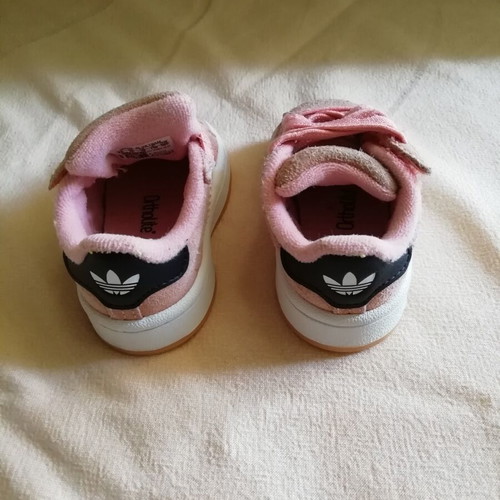 Adidas Suede Kids Shoes Size 19 Like New Pink Slip-On