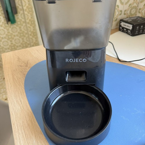 Rojeco automatic pet feeder