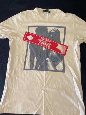 Dsquared2 short sleeve T-shirt authentic medium size unisex like new, white