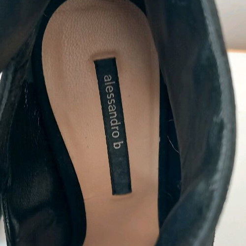 Alessandro B black suede pumps size 37 like new, handmade