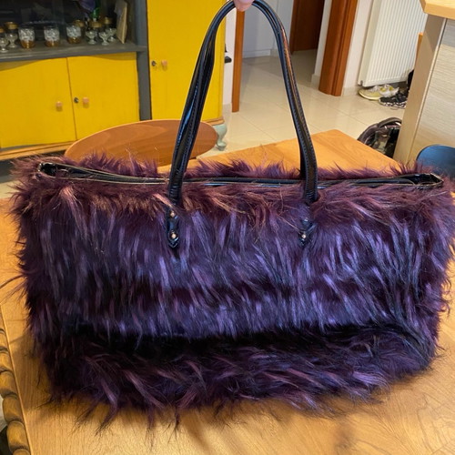 Vintage large shoulder bag with fur and patent leather new, unused