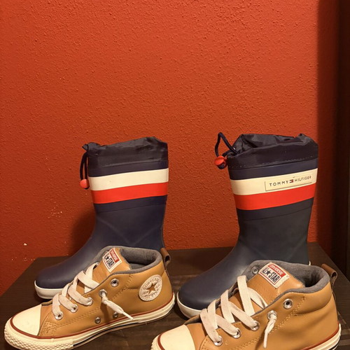 Tommy Hilfiger rain boots and Converse All Star shoes like new