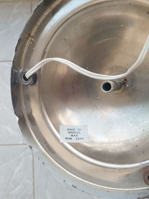 Ceiling light like new with 3 bulbs, metal frame and glass