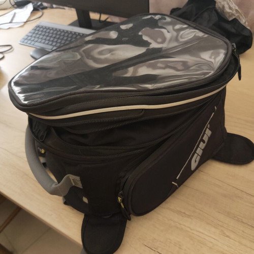 Givi magnetic tank bag 25L