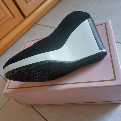 Platforms like new, women's closed, black and white, size 38, suede and patent