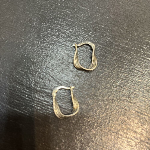 Oval Hoop Earrings with Embossed Mesh Texture like new, silver