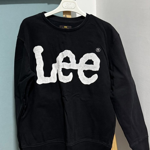 Lee sweatshirt used, very good condition with worn logo