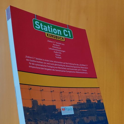 Station C1 Kursbuch German language book like new