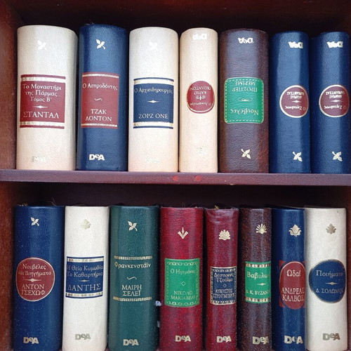 Deagostini miniature books used, 56 titles with mini bookshelf