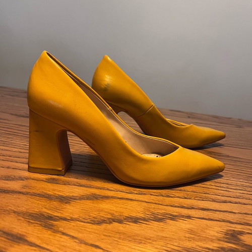 Zara pumps used yellow, stylish