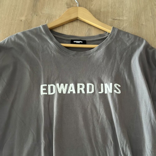 Edward Jeans T-shirt like new, oversize, size small, gray