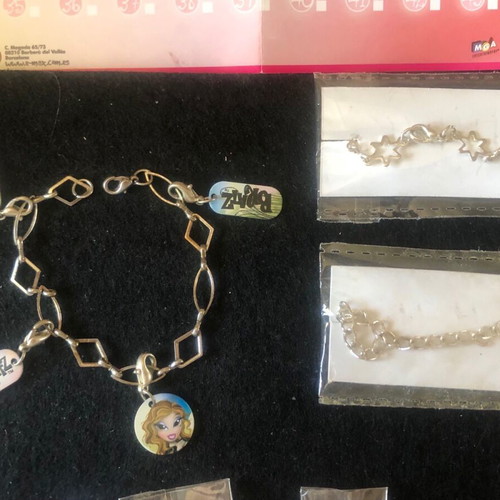 Bratz 2007 Fashion Pixies collectible metal charms and new bracelets