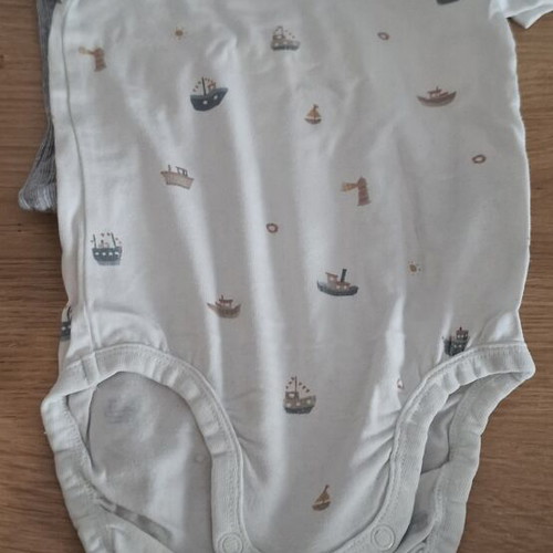 Children's clothes 6-12 months