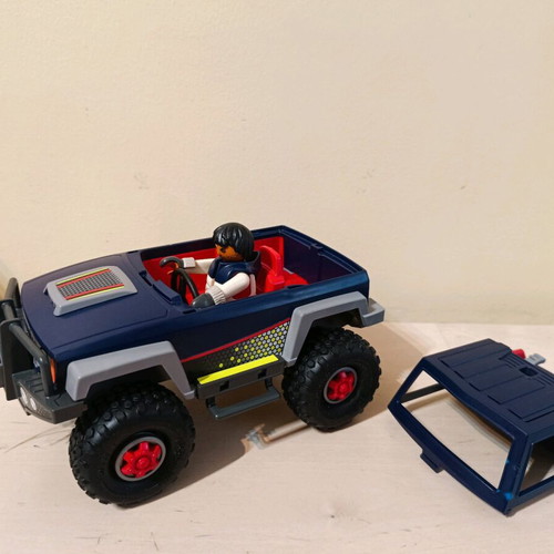 Playmobil vehicles used with lights and siren