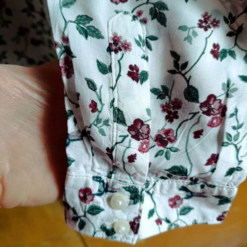 Floral lightweight shirt, medium to large