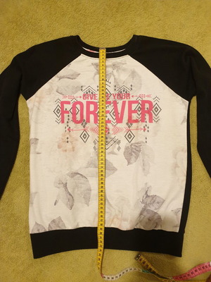 Kafkame women's thin sweatshirt like new, size M, multicolor