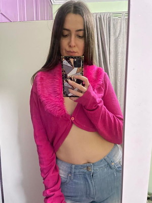 Knitted short cardigan like new, fuchsia with detachable fur, size L