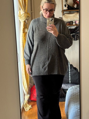 H&M Turtleneck Sweater gray like new, thin and soft 4XL