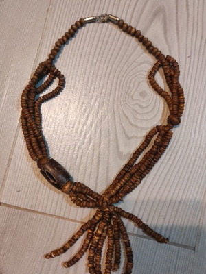 Brown necklace